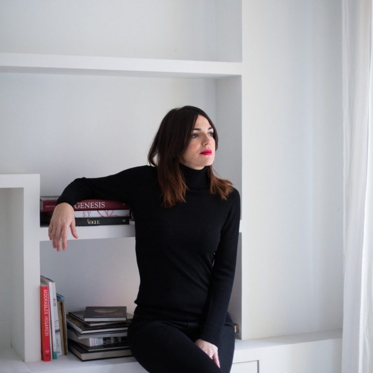 Soy Raquel Marín Álvarez, diseñadora gráfica y Ph.D.