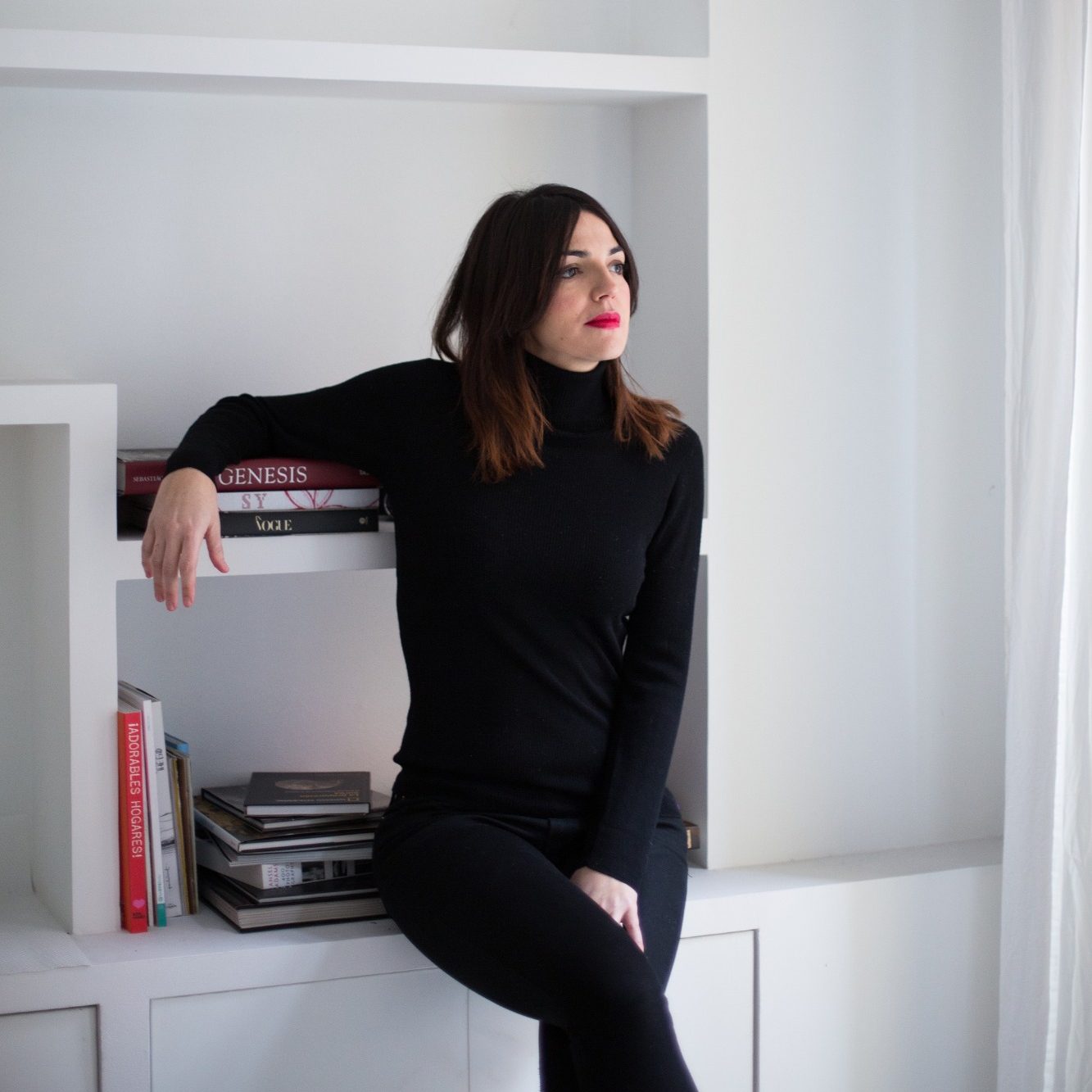 Soy Raquel Marín Álvarez, diseñadora gráfica y Ph.D.